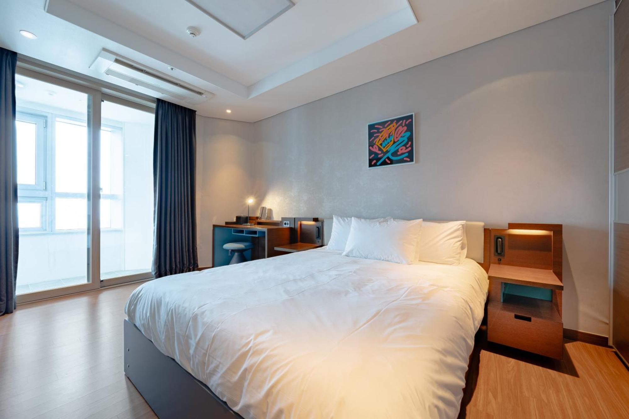 Urbanstay Haeundae Station Busan Buitenkant foto