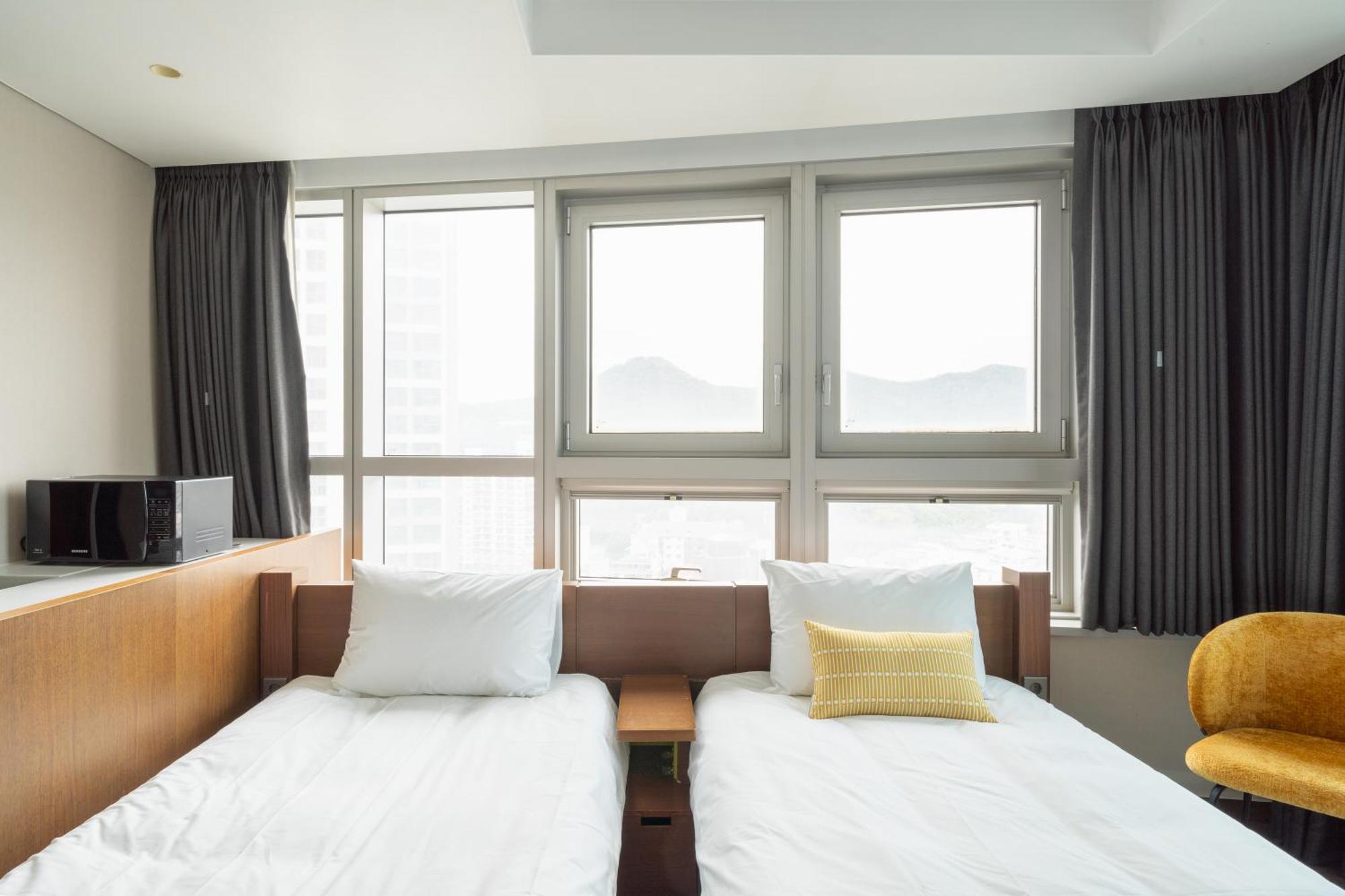 Urbanstay Haeundae Station Busan Buitenkant foto