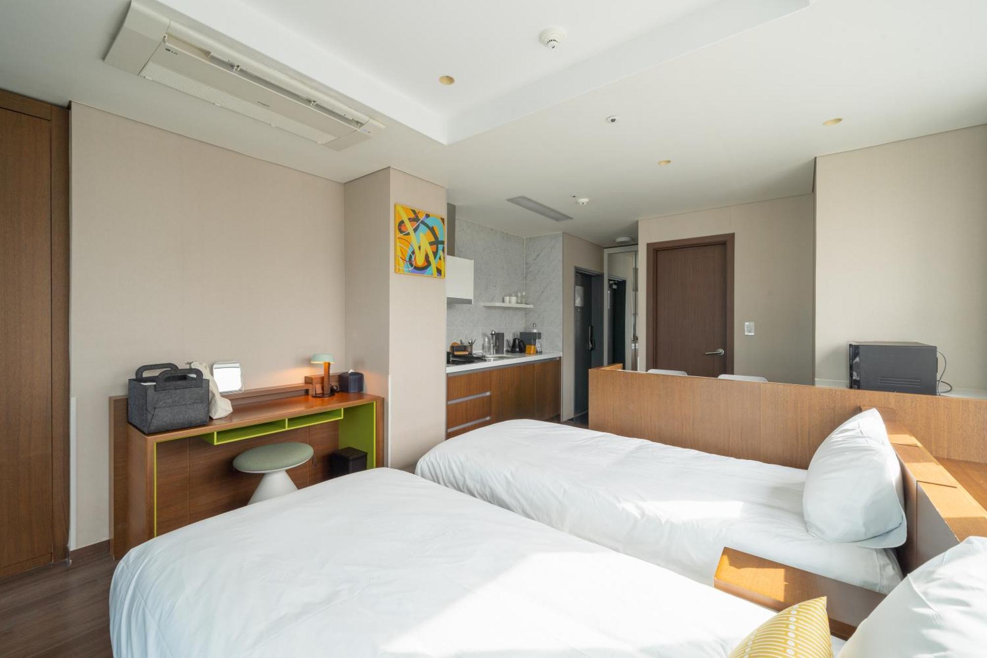 Urbanstay Haeundae Station Busan Buitenkant foto