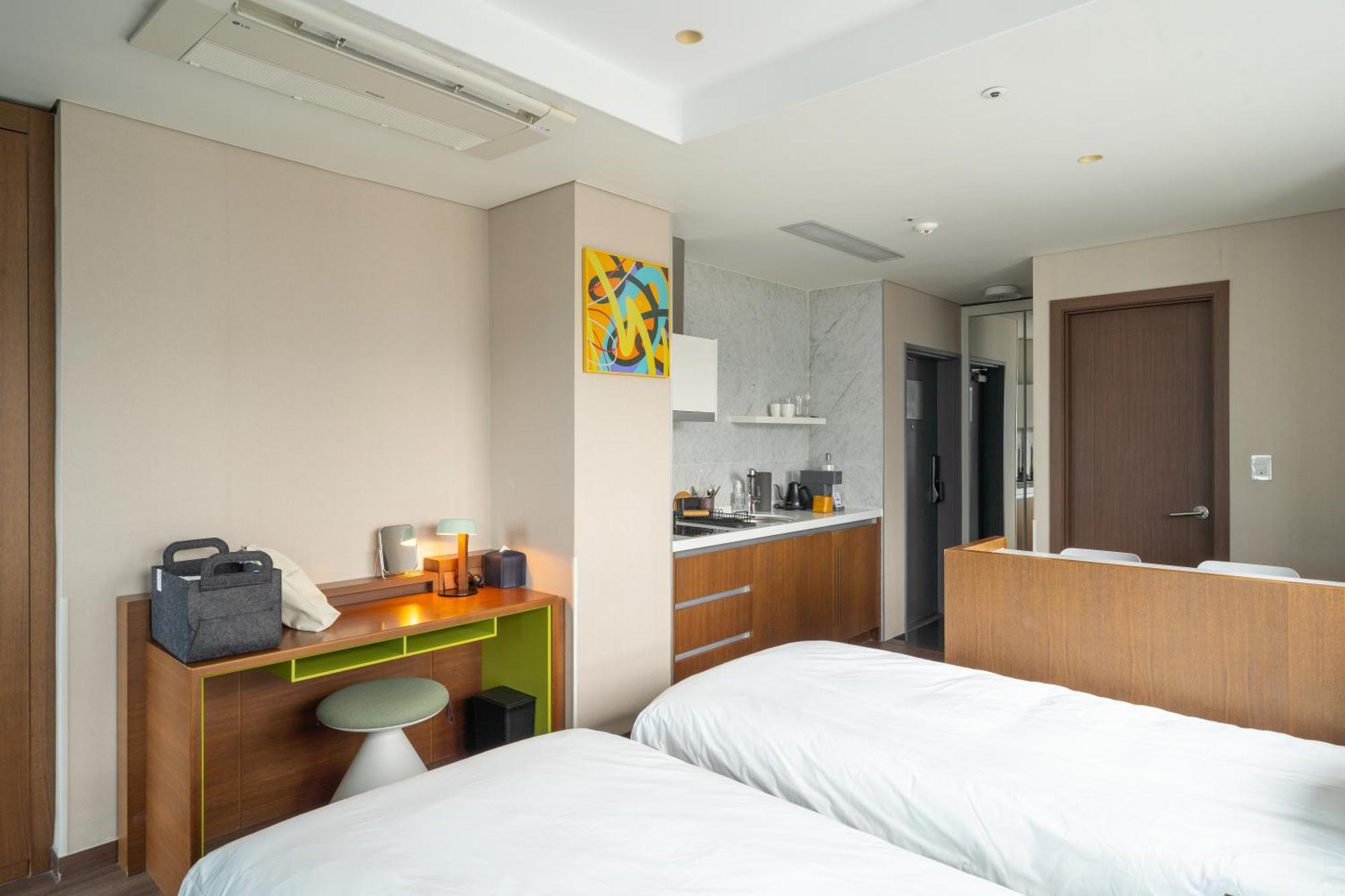 Urbanstay Haeundae Station Busan Buitenkant foto
