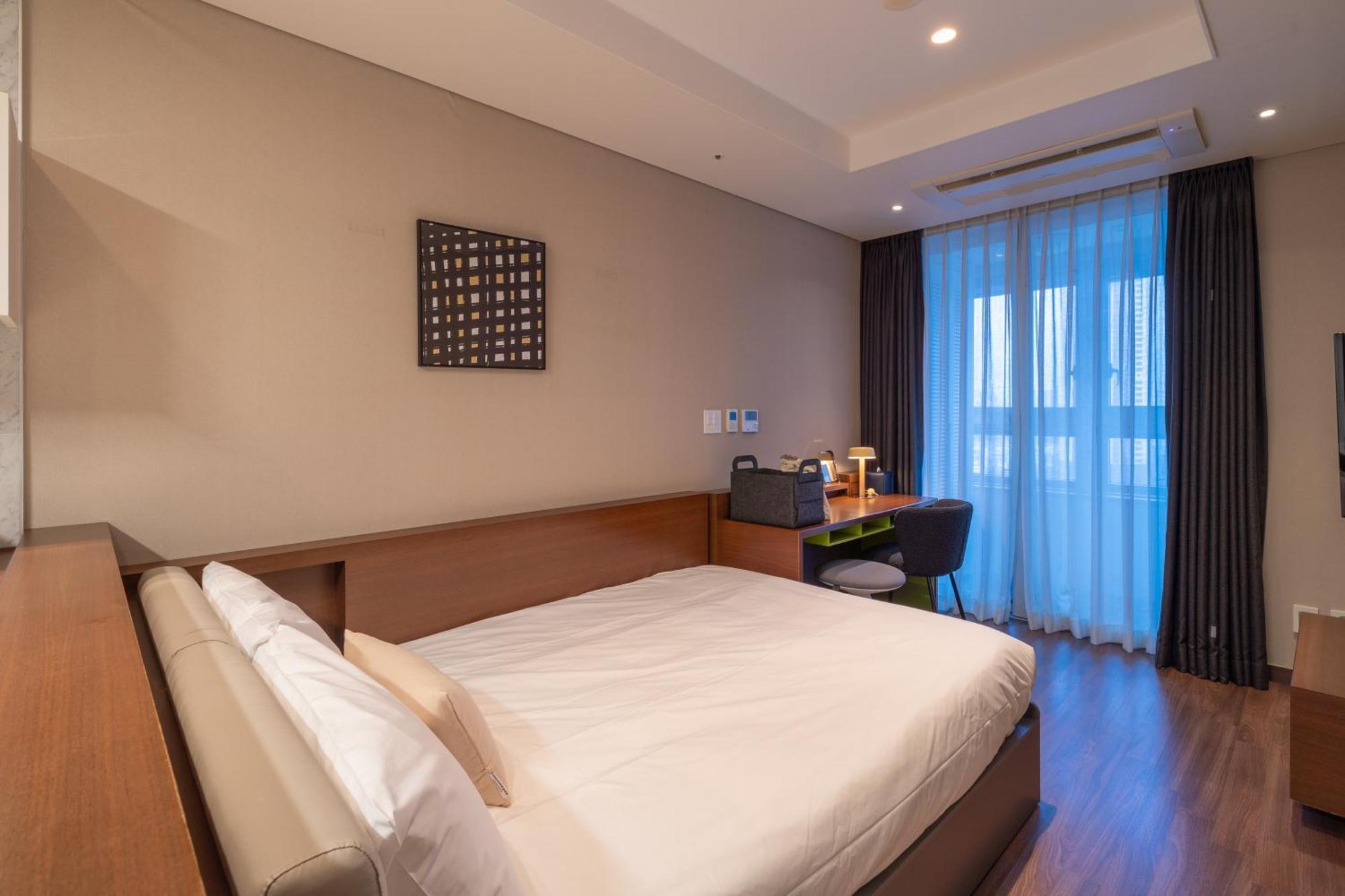 Urbanstay Haeundae Station Busan Buitenkant foto