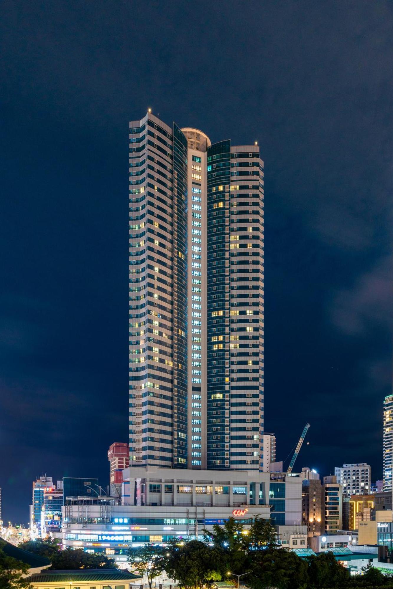 Urbanstay Haeundae Station Busan Buitenkant foto